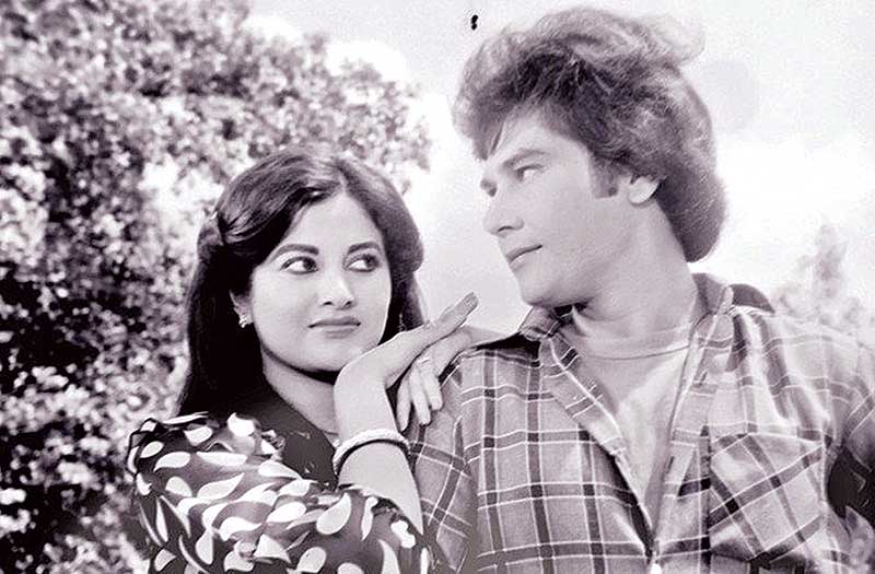Zafar Iqbal in a film with Bobita
