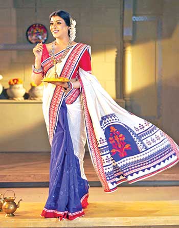 Bengali saree hi-res stock photography and images - Page 9 - Alamy