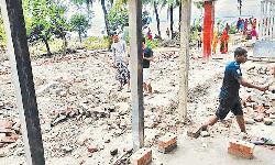 Padma erosion turns 13 families destitute in a day