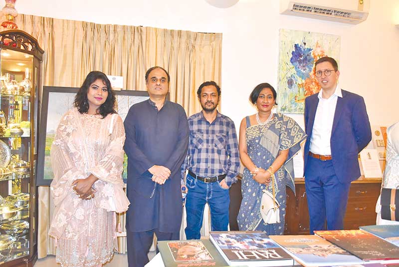 Pakistan's High Commissioner to Bangladesh, Mr. Imran Ahmed Siddiqui with Bangladeshi artists during an exhibition titled "Pakistan: Land of the Indus" at Pakistan House, Dhaka