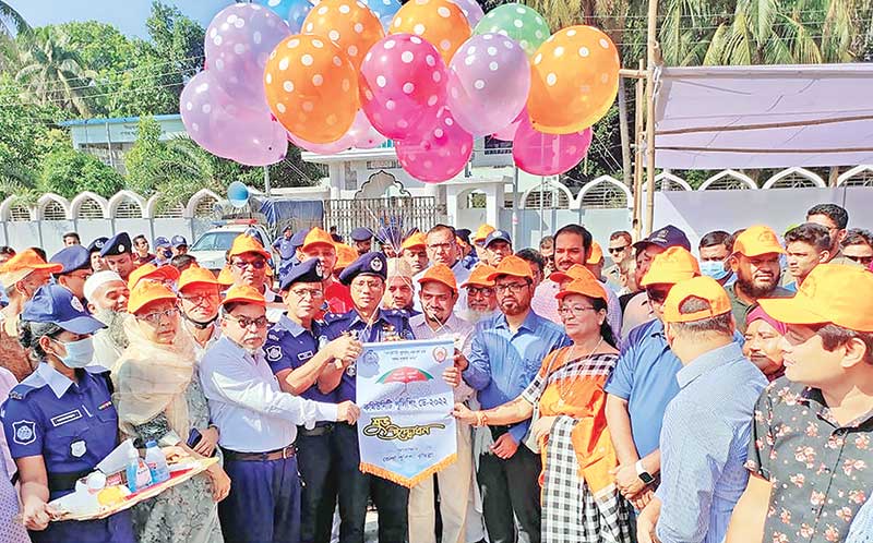 The Community Policing Day-2022 being inaugurated by releasing balloons at Cumilla Central Eidgah Field in the city on Saturday.	photo: observer