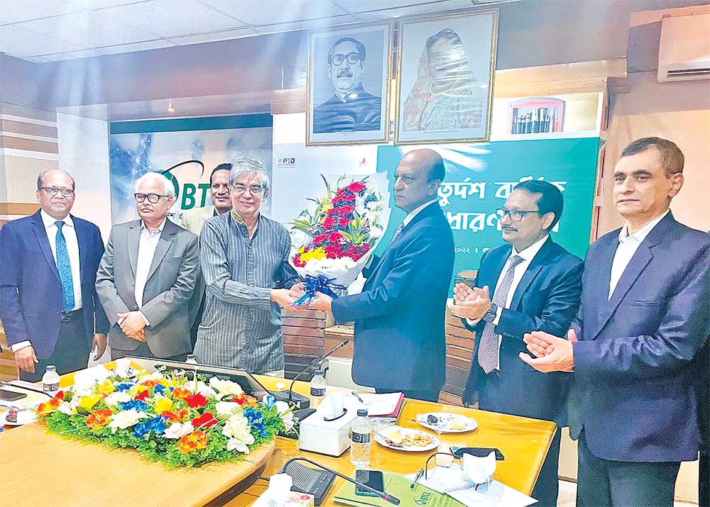 Officials of Bangladesh Telecommunication Company Limited (BTCL) meets Posts and Telecommunications Minister Mustafa Jabbar (4th from left) at the Telecommunications Building in Dhaka recently.
