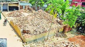 Ritwik Ghatak’s ancestral home demolished by mob in Rajshahi