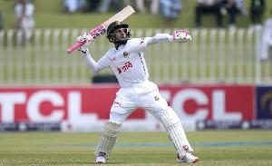 Mushfiqur's ton helps Bangladesh inch closer to parity