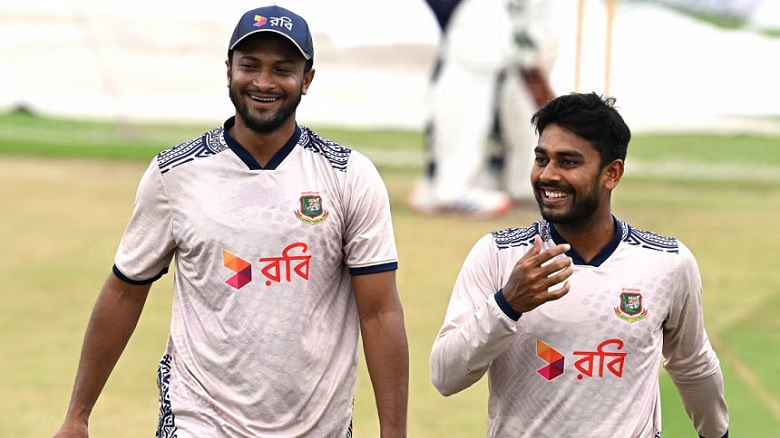 Bangladesh's Shakib Al Hasan and Mehedi Hasan Miraz during their recent tour of Pakistan. Photo: AFP