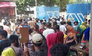 25 RMG factories shut in Gazipur amid workers' protest