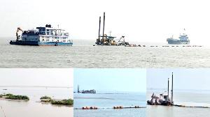 Shipping disruption on Padma-Jamuna River due to navigability crisis