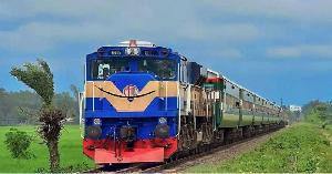 Youth dies being hit by train in Noakhali  