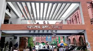 8 placed on 5-day remand over attacking police at Ctg court 