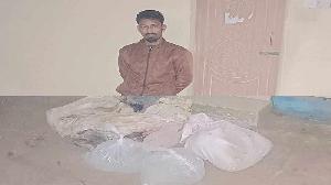 Youth held with 500 liters of liquor in Ctg