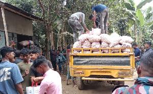 300 sacks of Garlic seized in Sunaimanj border