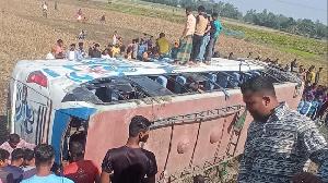 20 injured as bus overturns into ditch in Dinajpur