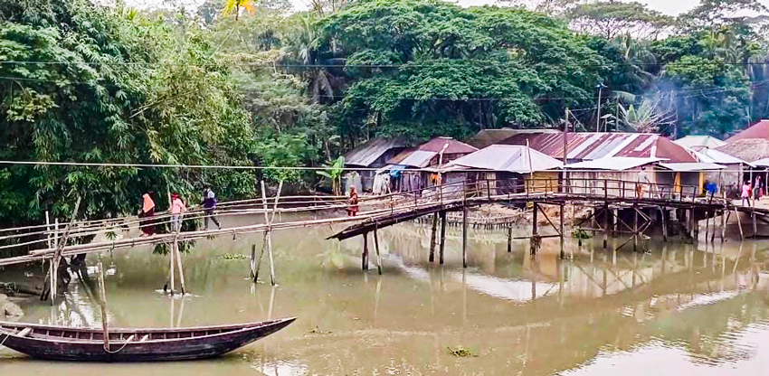 Nearly 100,000 residents of Morrelganj upazila have been using the dilapidated bridge with risk of life due to daily needs. Photo: Observer