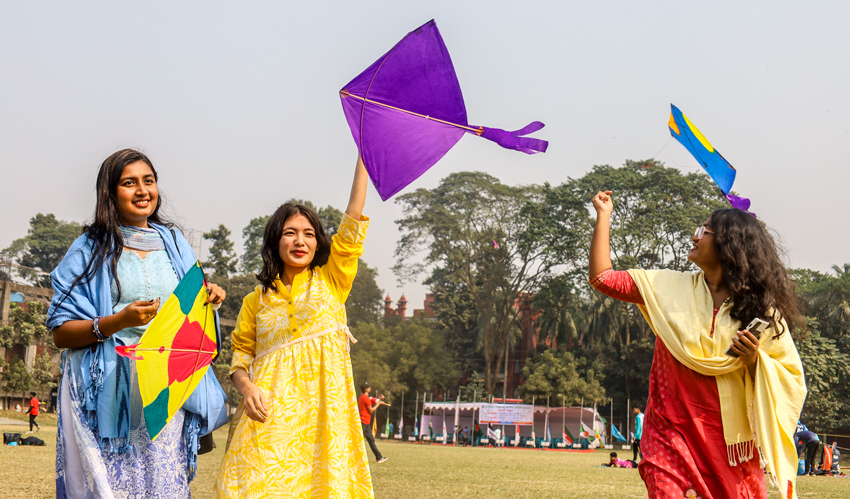 An attempt was made by DU students to adorn the skies with colorful kites. Photo: Sumit Ahmed