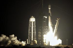 2 private lunar landers head toward moon in a roundabout journey