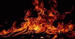 12 ship goods shops gutted in Ctg