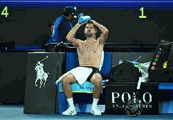 Play suspended at Australian Open over extreme heat