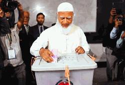 Jamaat Ameer casts vote, hopeful of win