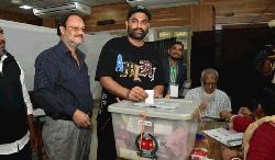Tamim Iqbal casts first vote in Chittagong-9 constituency