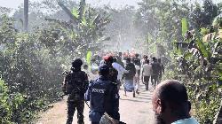 20 injured, houses torched in Faridpur clash