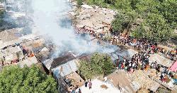 4 houses gutted in C’nawabganj fire