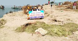 Fisherman held with illegal fishing nets in Padma river