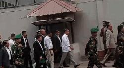 PM walks to Osmani auditorium from Secretariat