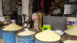 Rice prices rise by Tk 2–3 per kg in Hili despite increased imports