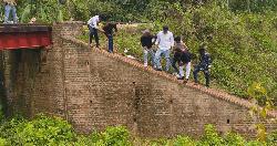 Youth dies after falling from train roof in Moulvibazar