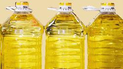 No immediate plan to raise edible oil prices, says Commerce Minister