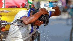 Heatwave grips Dhaka among 23 dists, temperatures rise further