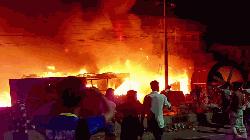 Fire breaks out at Fatullah jhut warhouse, 8 units battling