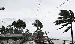 More rains, thunderstorms likely; signal 3 remains for ports