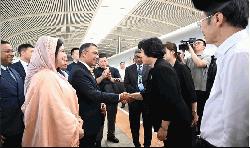 PM leaves Dalian for Beijing