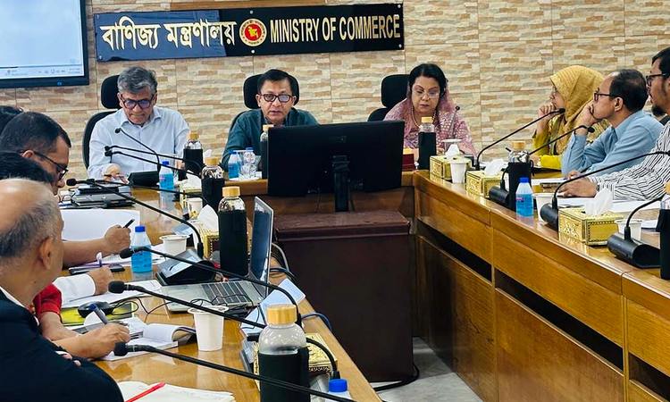 Commerce Minister Khandakar Abdul Muktadir spoke at a meeting held at the Ministry of Commerce on Thursday. Photo: PID