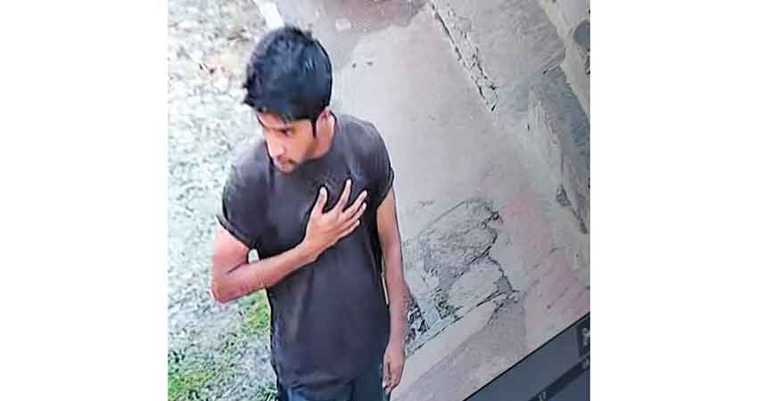 Prisoner escapes jail after scaling wall in Khulna