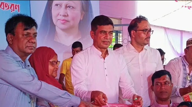 Aid must go to the truly needy, not based on political identity: State Minister Farhad Hossain Azad