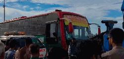 1 killed, 5 injured in Barishal Bus-Mahindra crash