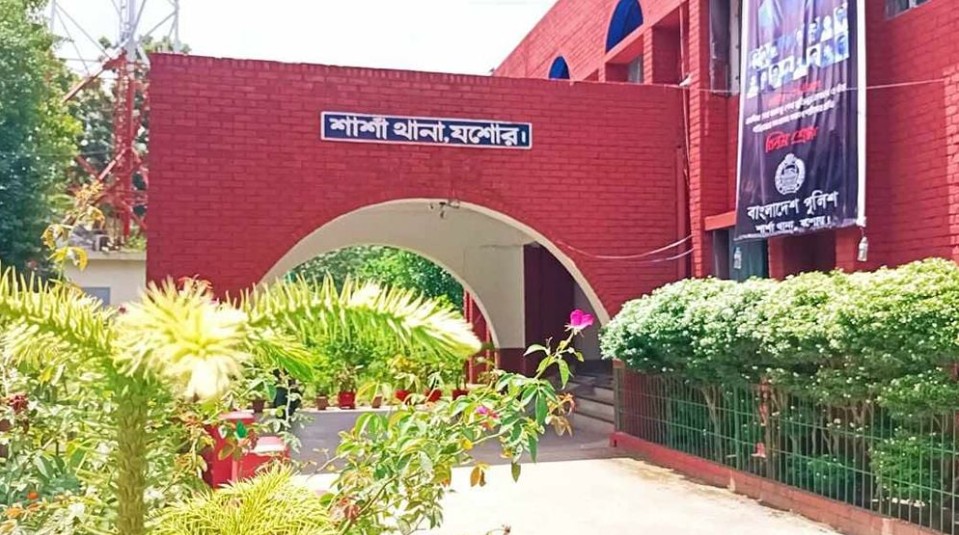 Father, two kids found dead in Jashore