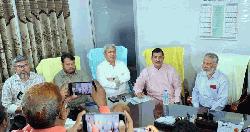 Land Minister reinstates forced-to-resign RMU VC at office
