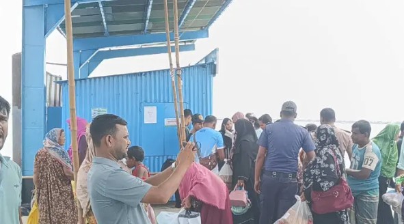 Two launch staff arrested as youth goes missing in Meghna
