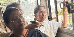Mamata Banerjee detained by Delhi Police 