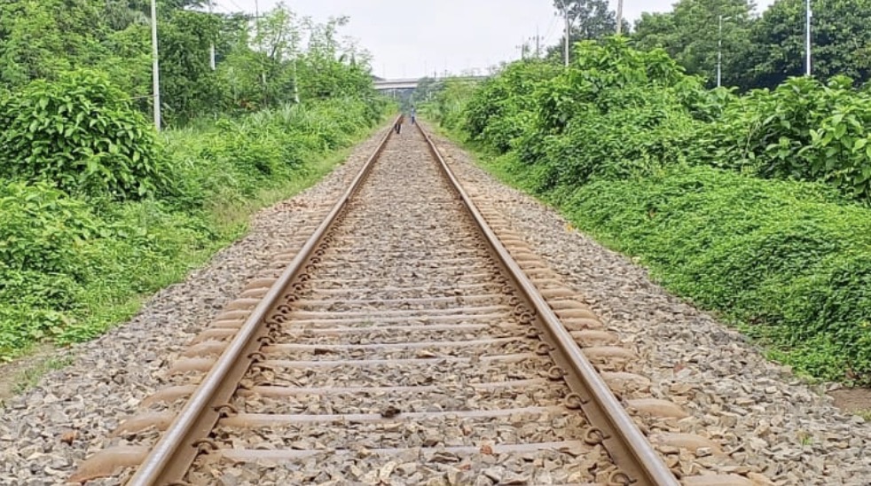 Man killed by train in Gaibandha 