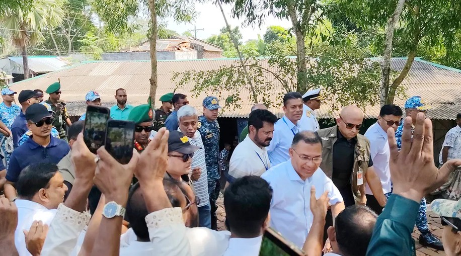 PM arrives in Khulna's Dacope  