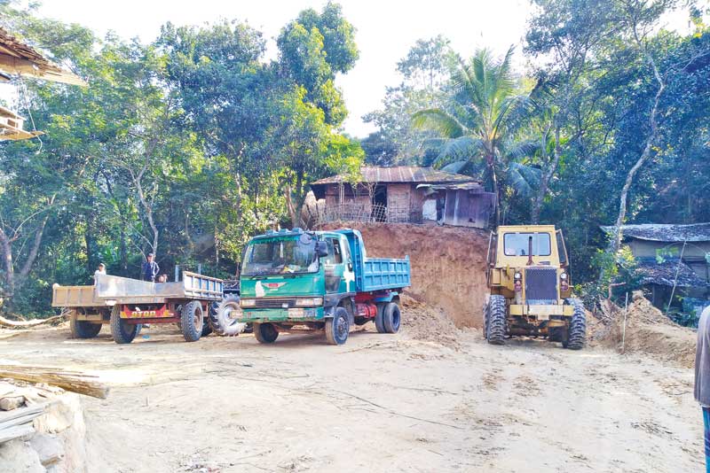 Cutting hills at Dighinala puts houses at risk