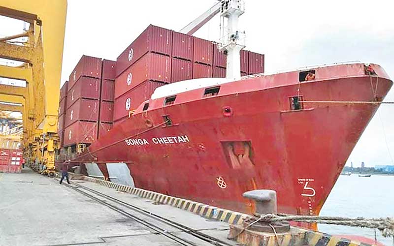 Ship arrives in Chattogram to carry garments to Europe