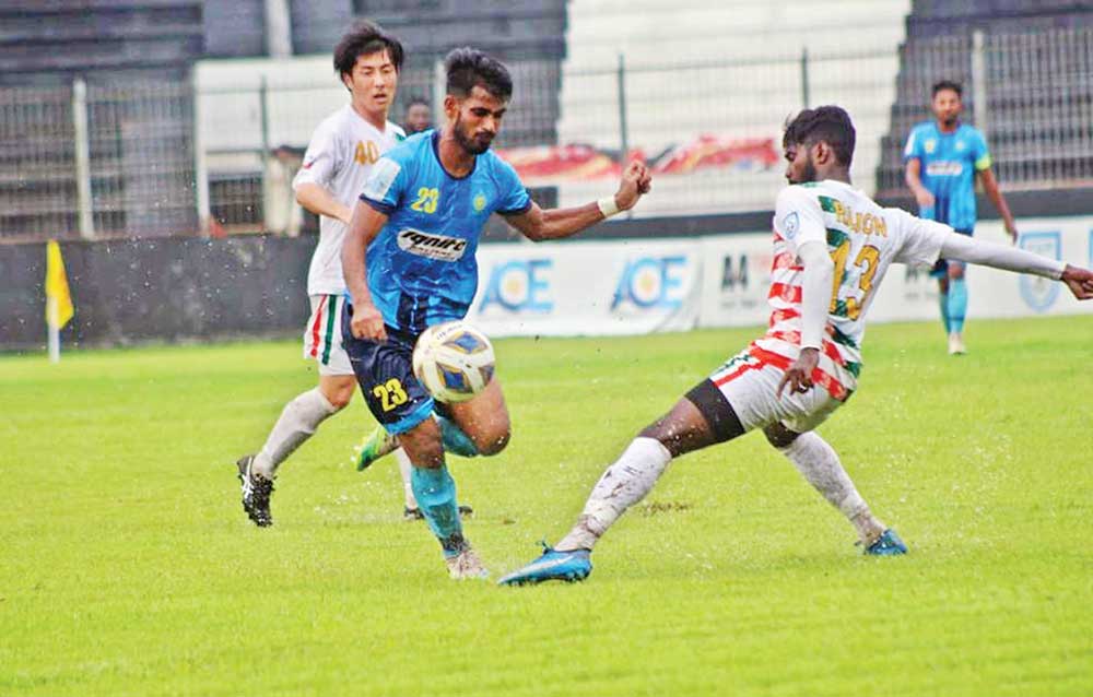 A moment of the match between Chittagong Abahani and Swadhinata Krira Sangha, 	photo: BFF 