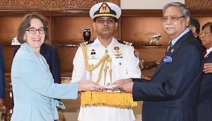 President Mohammed Shahabuddin (right) receives credentials of newly appointed Ambassador of Luxembourg Peggy Frantzen on Wednesday (January 31, 2024) 