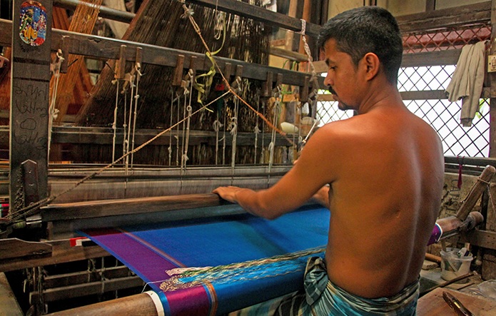 A tanti is weaving Tangail saree PHOTO COLLECTED