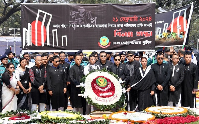 DMP Commissioner Habibur Rahman on behalf of the DMP paid homage to the language martyrs by placing wreaths at the Central Shaheed Minar in the city on Wednesday, February 21, 2024